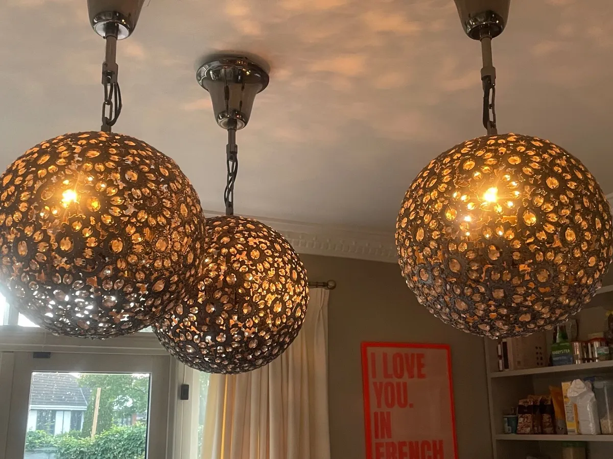 Chandelier/Interesting Light Fitting - Image 4