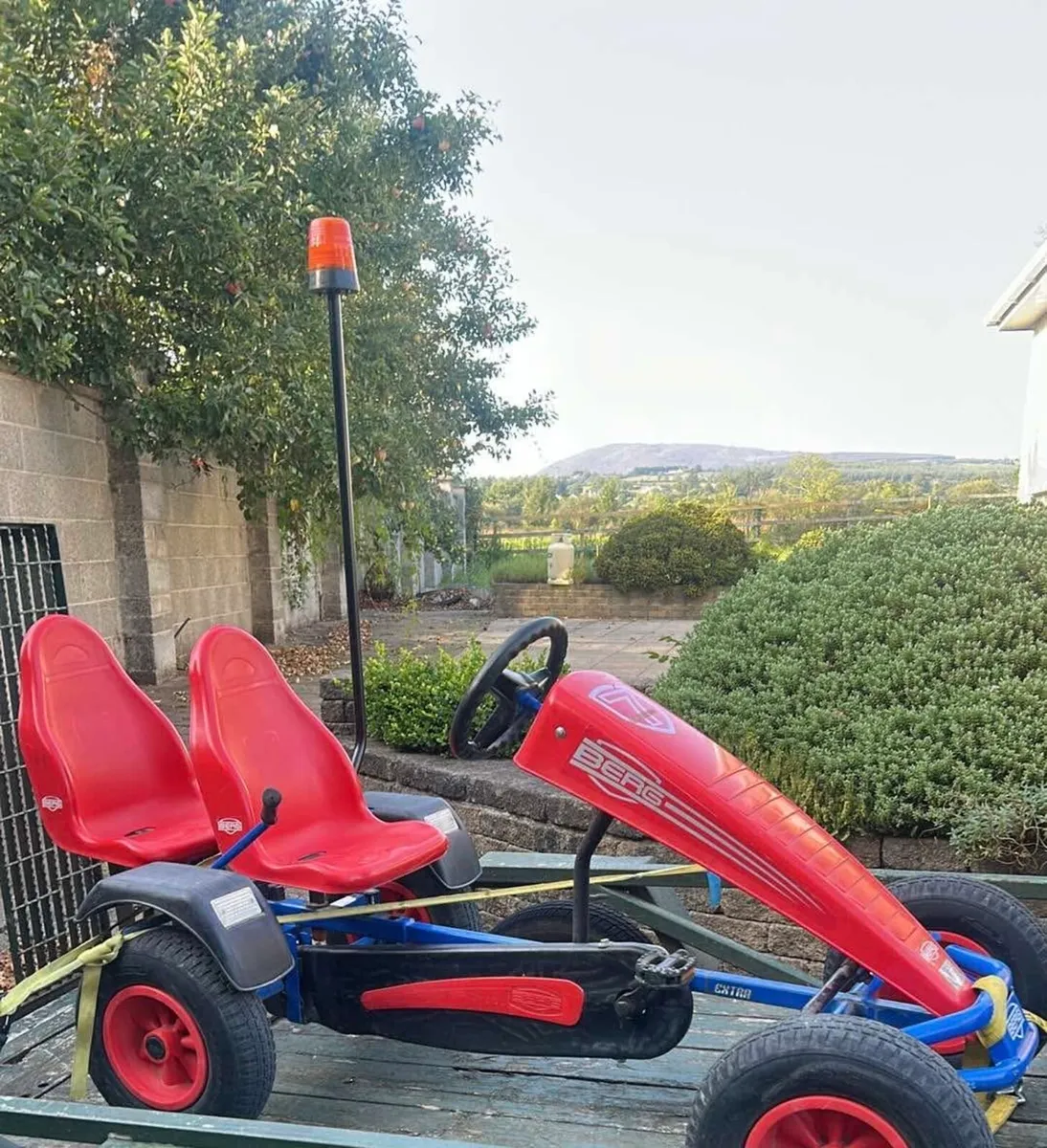 Berg sport double seater with flashing light