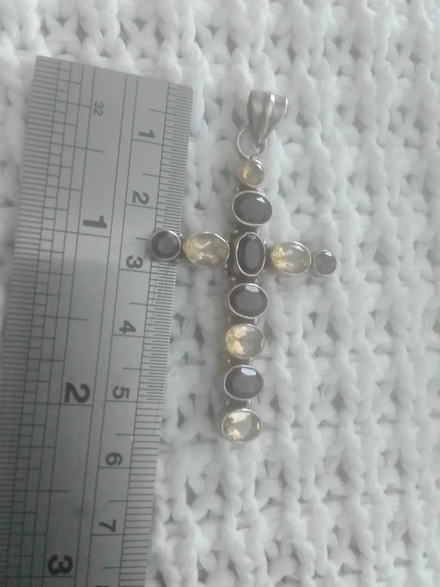 VINTAGE STERLING SILVER LARGE QUARTZ CROSS PENDANT - Image 3