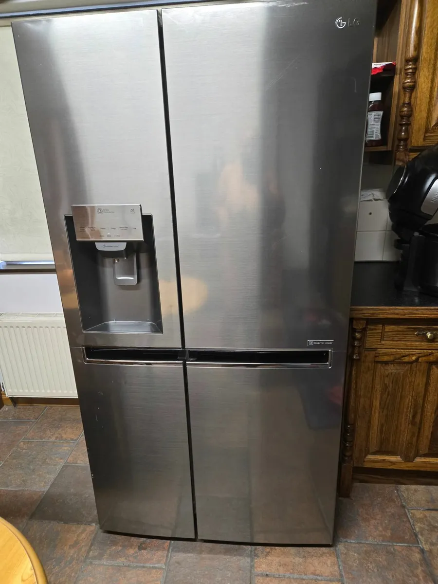 LG AMERICAN FRIDGE FREEZER - Image 3