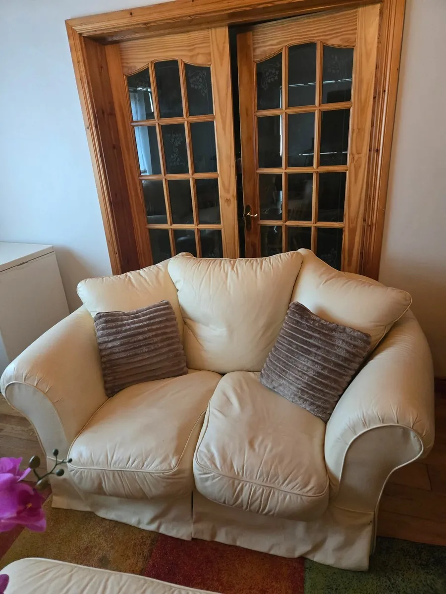 Leather sofa for sale - Image 2