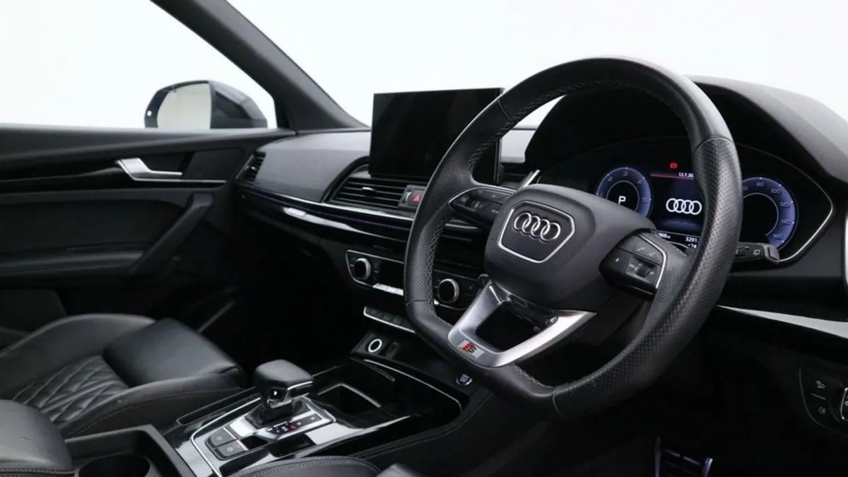 Audi Q5 2.0 TDI 40 Edition 1 SUV 5dr Diesel S Tro - Image 4