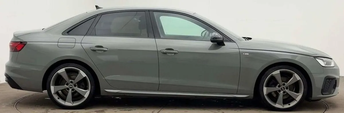 Audi A4 2.0 TDI 35 Black Edition Saloon 4dr Diese - Image 3