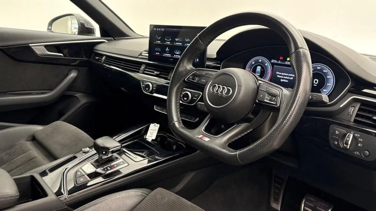 Audi A4 2.0 TDI 35 Black Edition Saloon 4dr Diese - Image 4