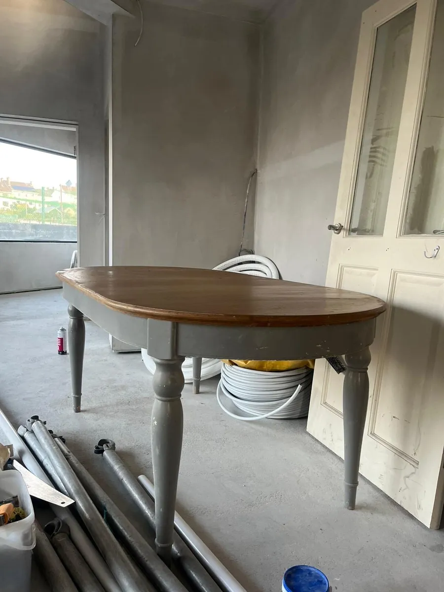 6-8 foot extendable table - Image 2