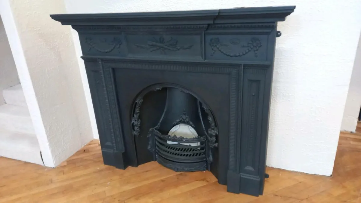 Floor display Stovax Cast Iron fireplaces.Pristine - Image 2
