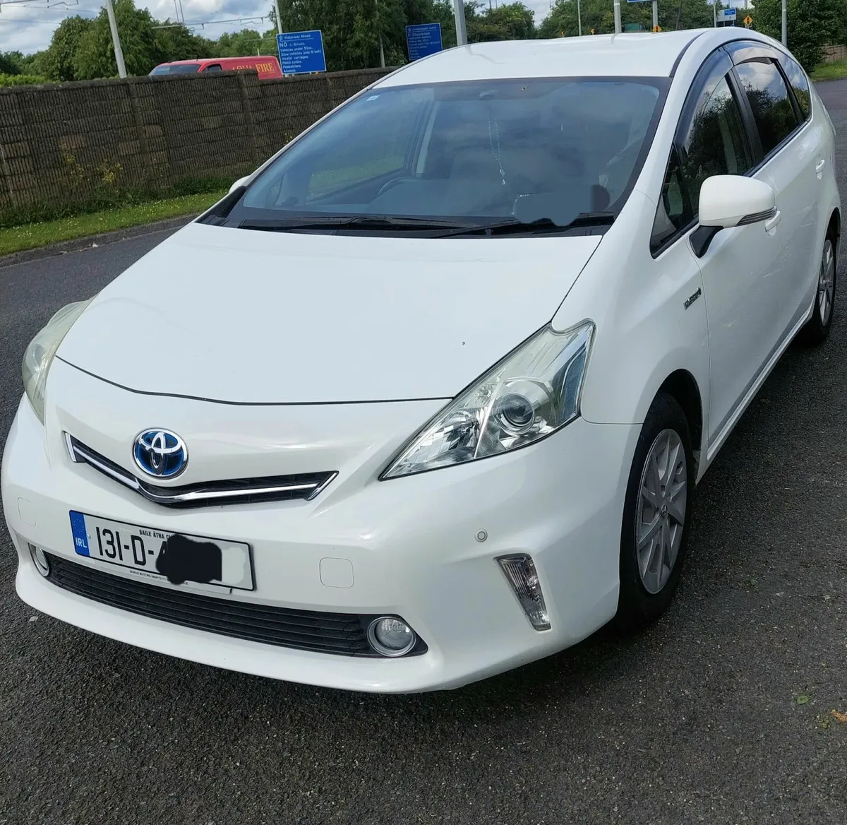 Toyota Prius 2013 7seats - Image 3