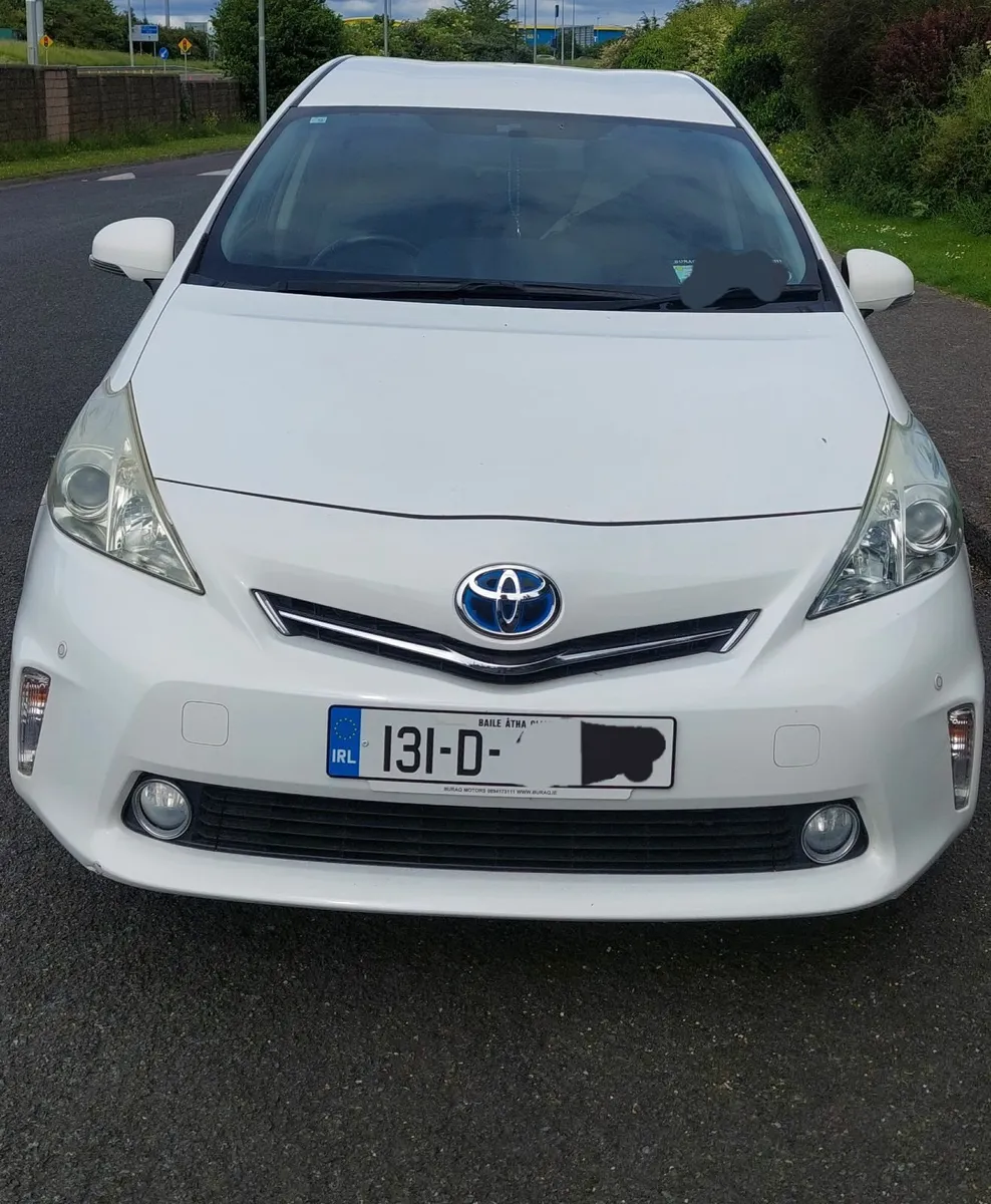 Toyota Prius 2013 7seats - Image 4