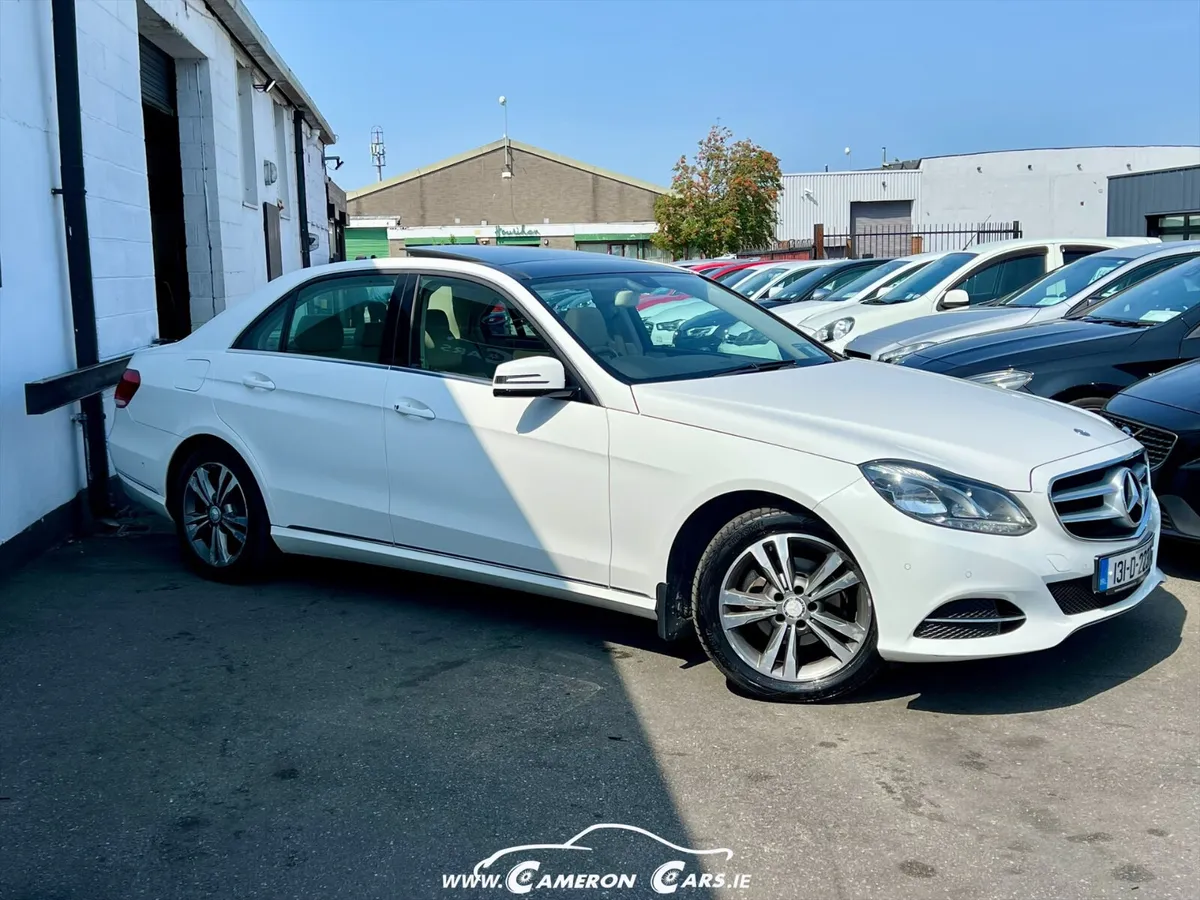 MERCEDES BENZ E220 AVANTGARDE AUTOMATIC - Image 3