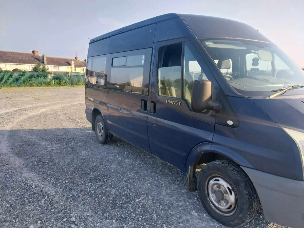 Transit minibus - Image 2