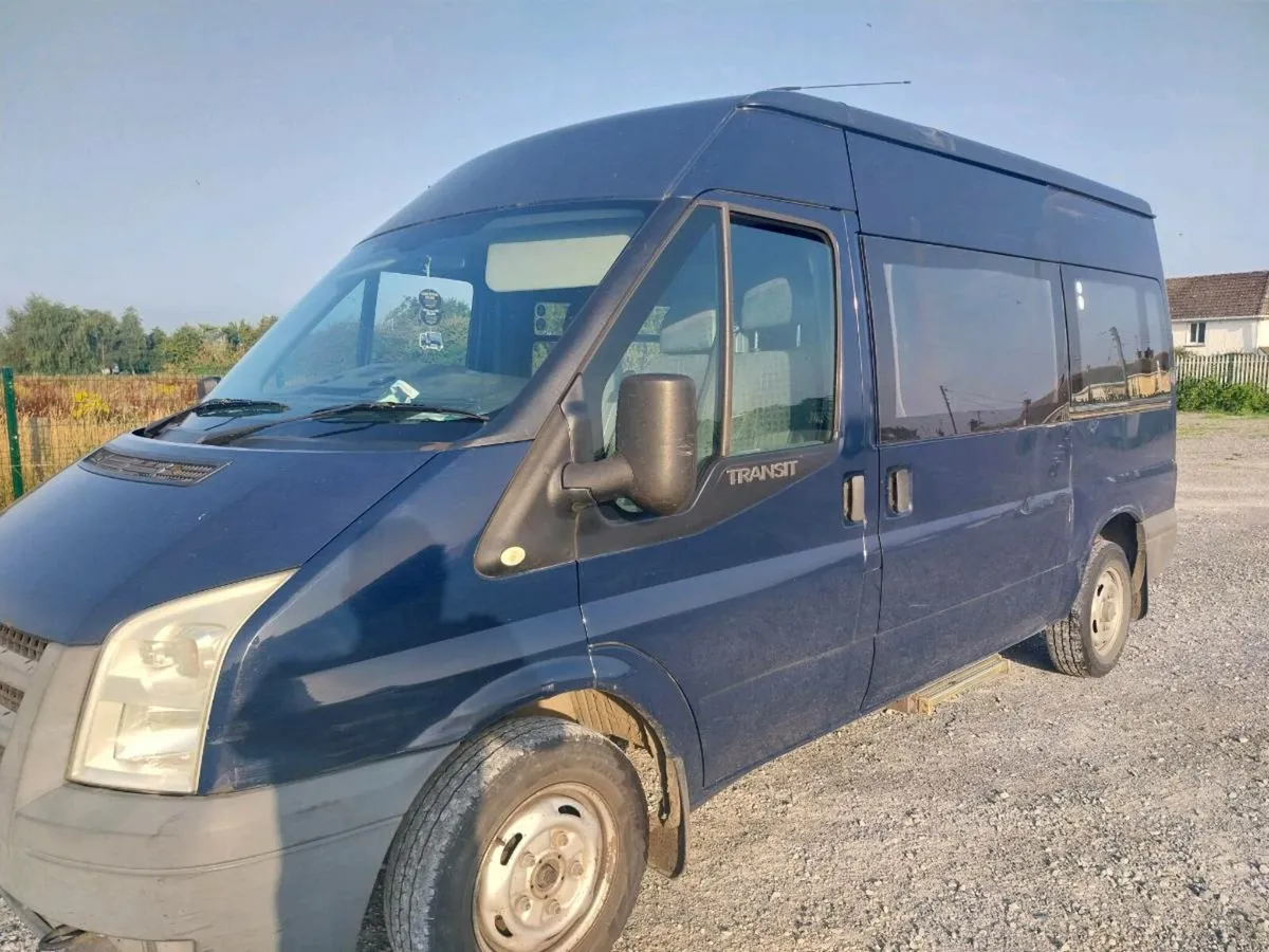 Transit minibus - Image 3