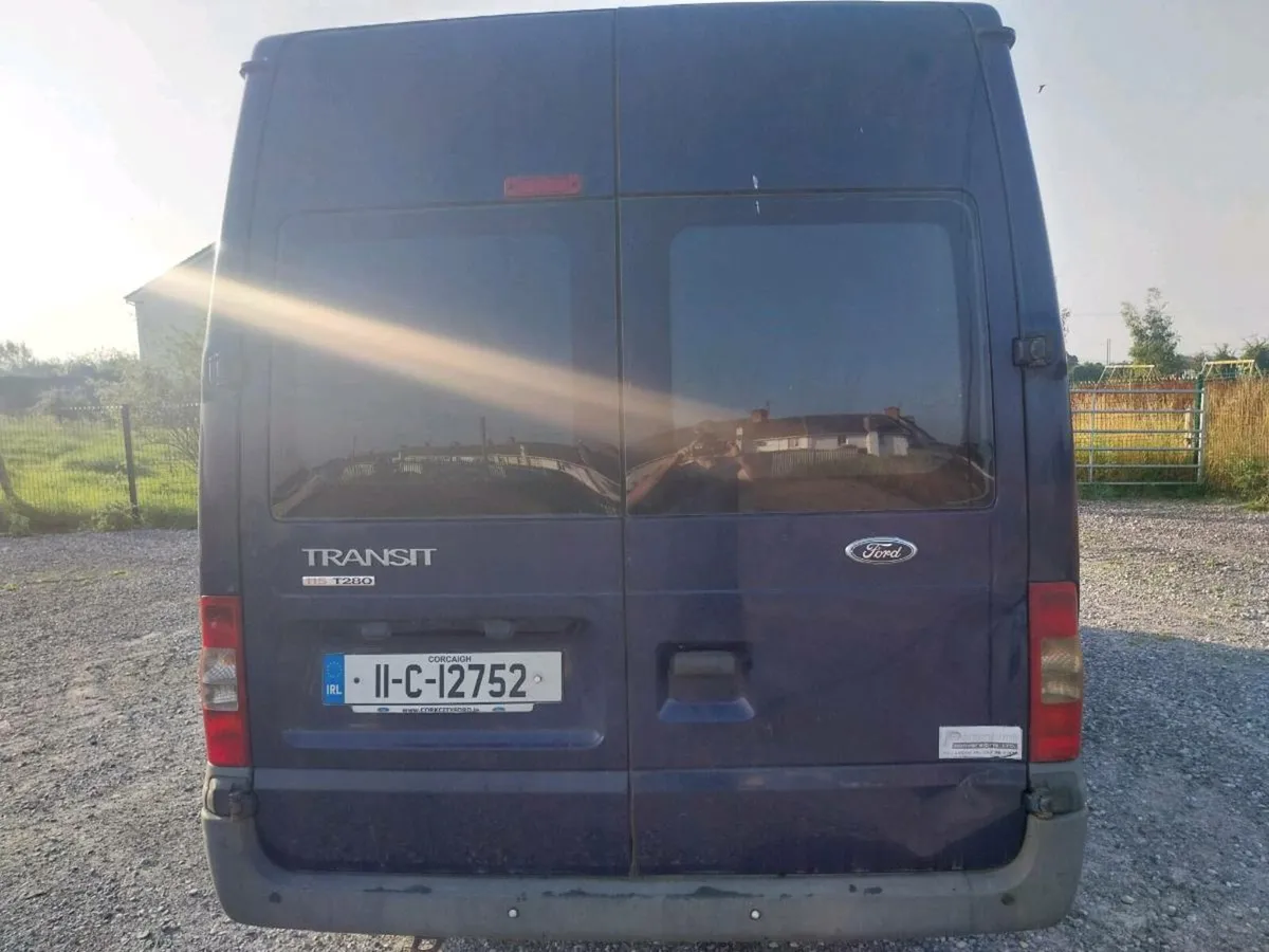 Transit minibus - Image 4