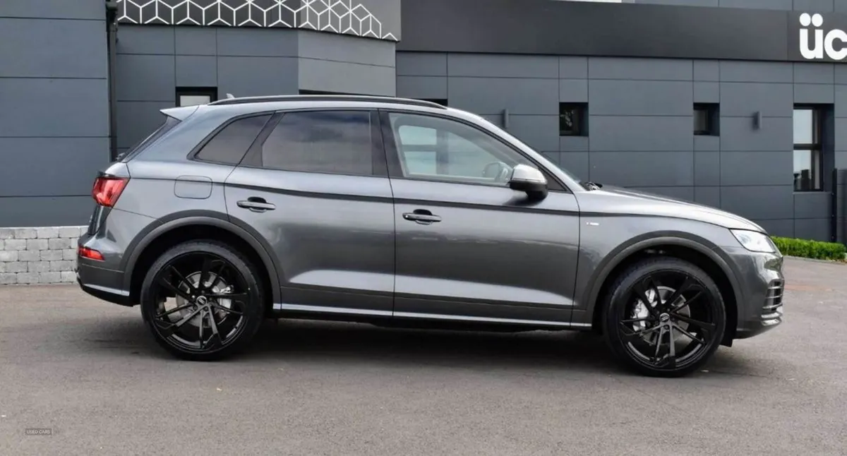 Audi Q5 2.0 TDI 40 S Line - Image 4