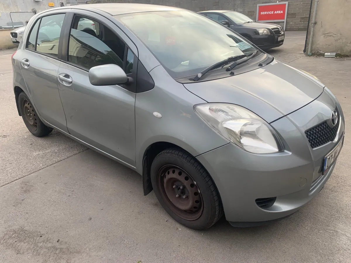 Toyota Yaris 2007 - Image 2