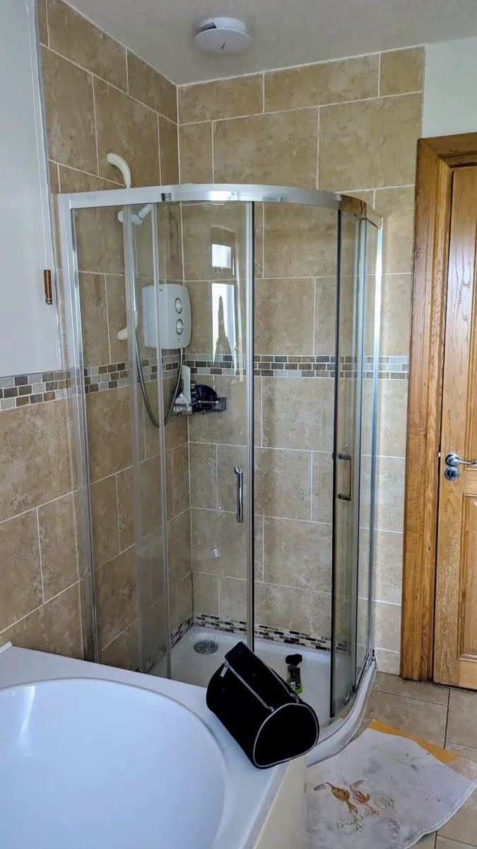 Shower tray and surround