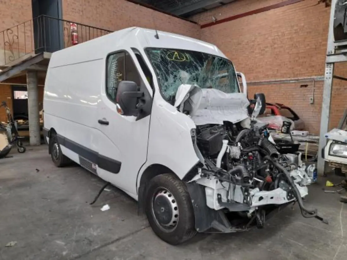 DAMAGED RENAULT MASTER WANTED 15/19 - Image 3