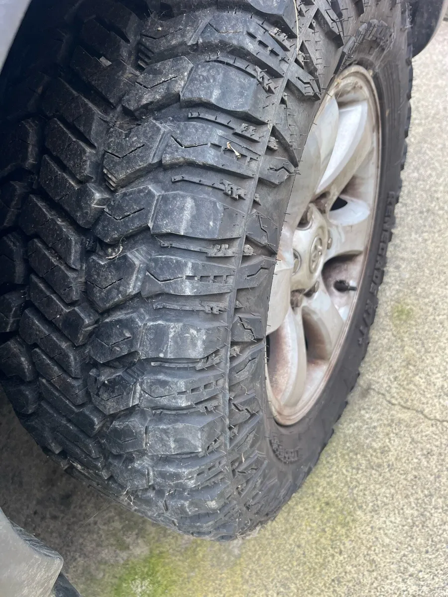 Hilux 2010 - Image 2