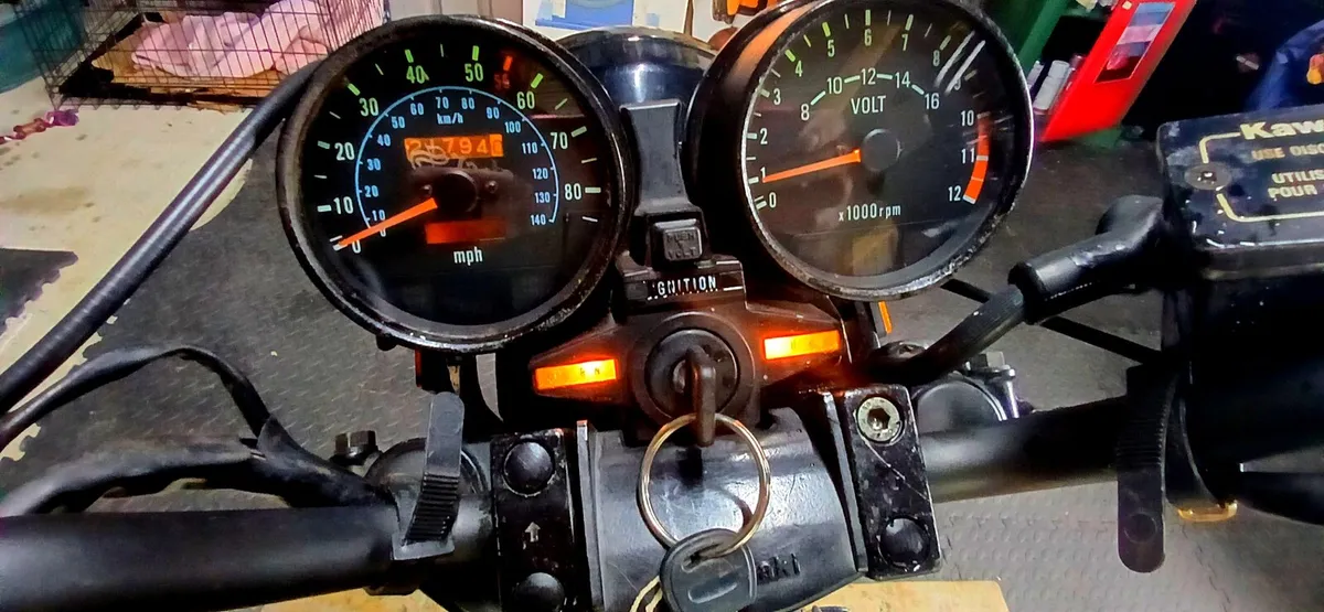 83 Kawasaki KZ 550 Spectre Tax 3 26 A2 Learner - Image 3