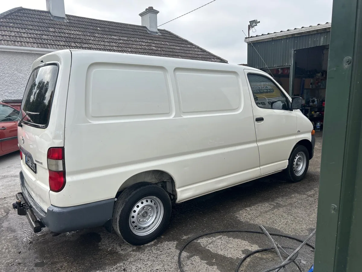 Toyota hiace - Image 2