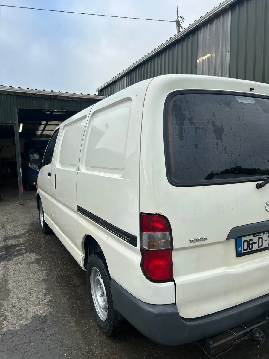 Toyota hiace - Image 3