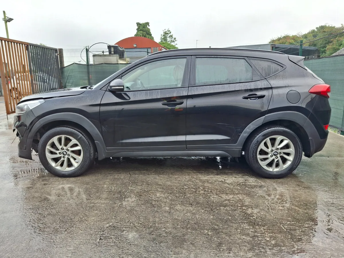 2016 Hyundai Tucson  Premium  1.7 Diesel - Image 3