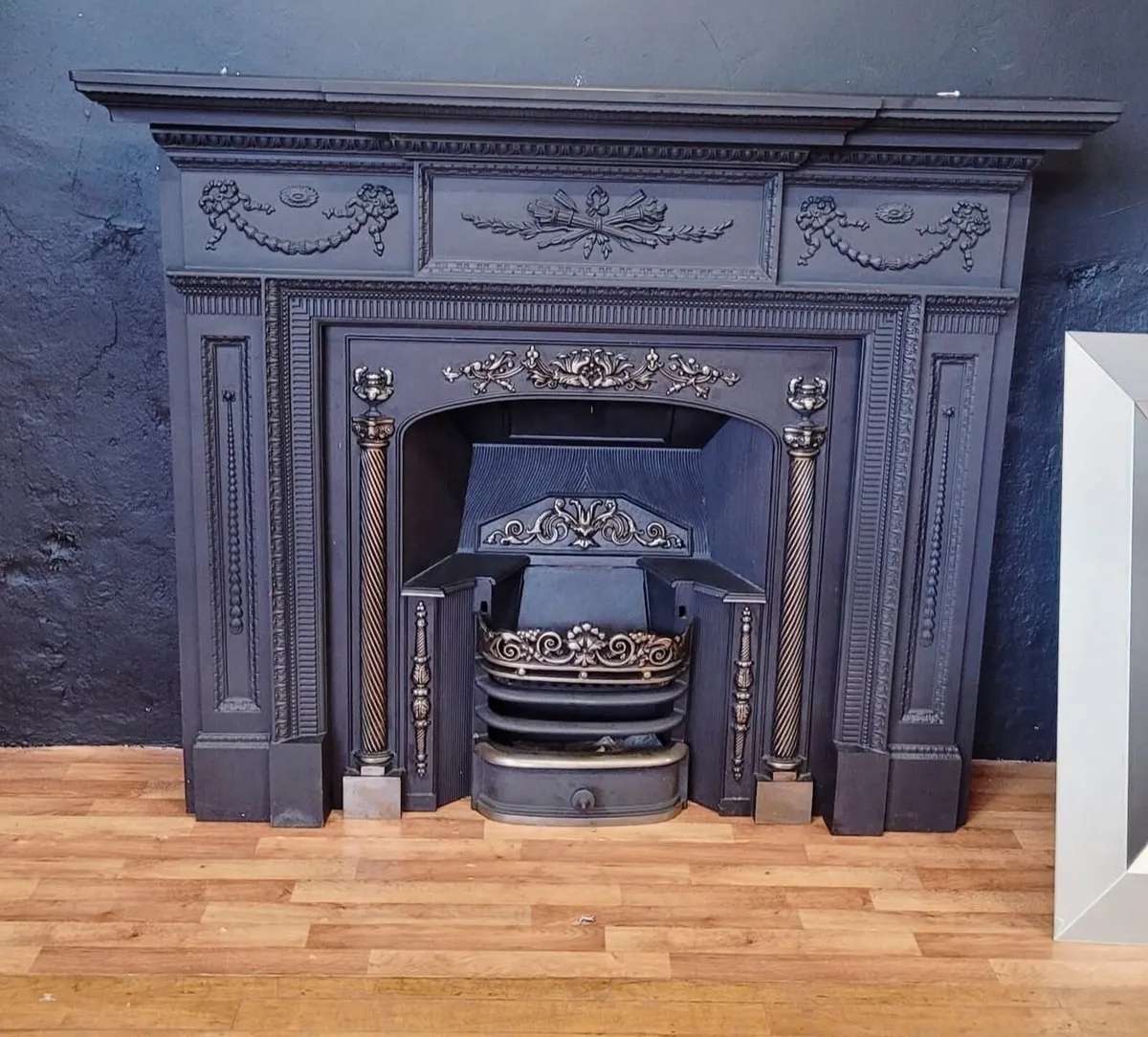Cast iron fireplaces, display models. Never used - Image 1