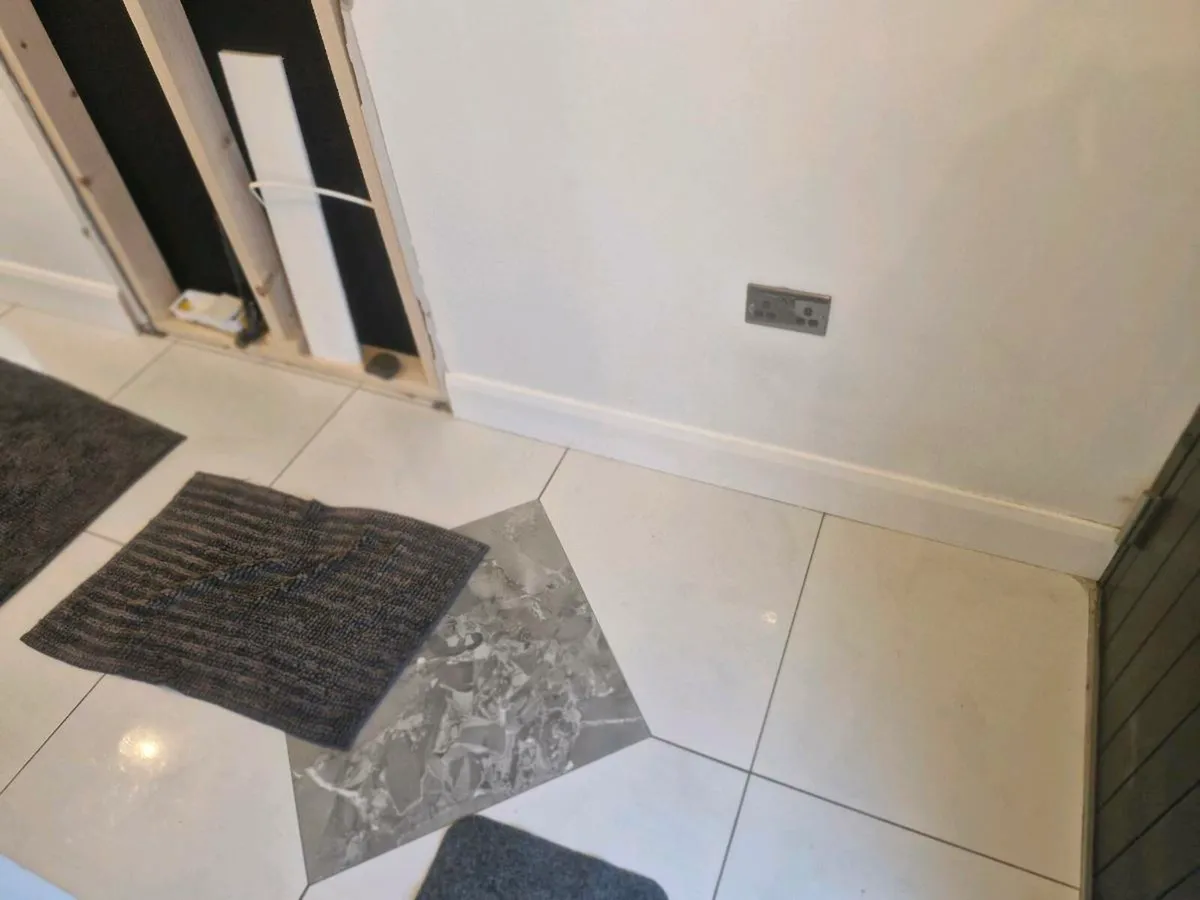 Skirting board - Image 1