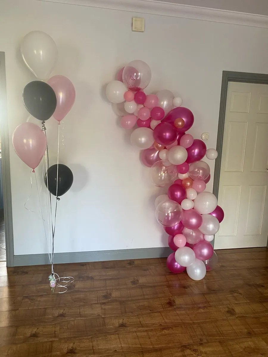 Balloon arch