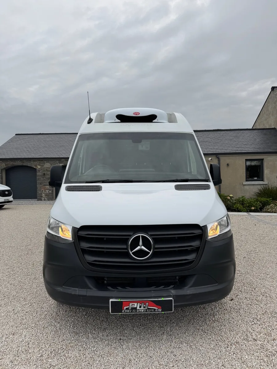2024 Mercedes Sprinter 317 Flexi Temp Fridge van - Image 2