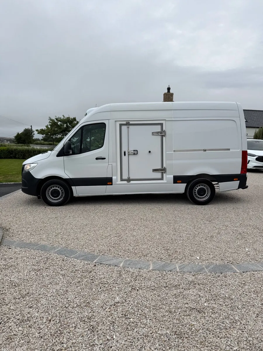 2024 Mercedes Sprinter 317 Flexi Temp Fridge van - Image 4
