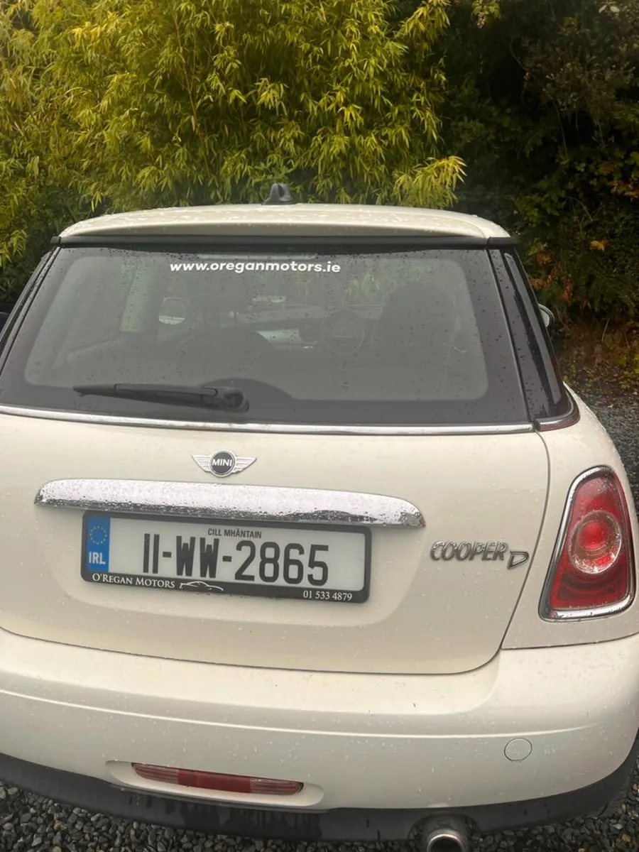 Mini Cooper 2011 - Image 1