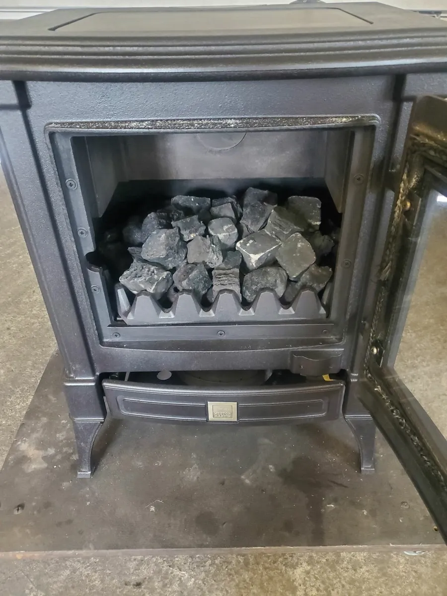 Nestor Martin 5kw oil stove reconditioned - Image 2