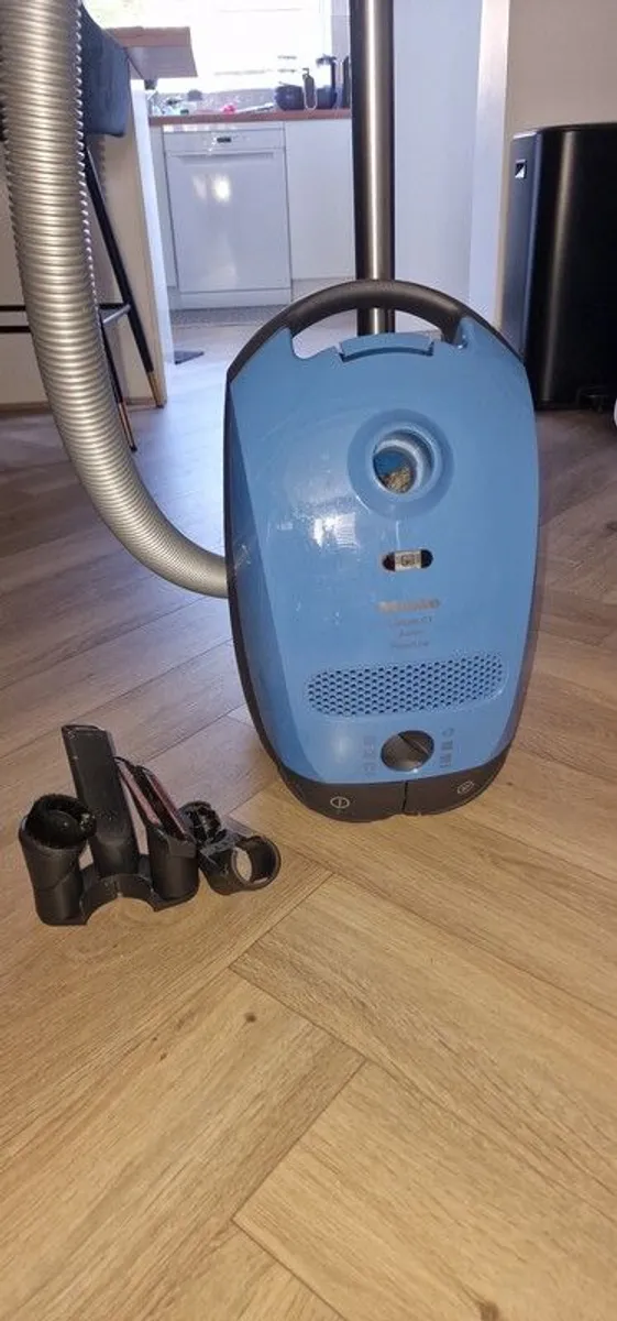 Miele Classic C1 Junior - Image 1