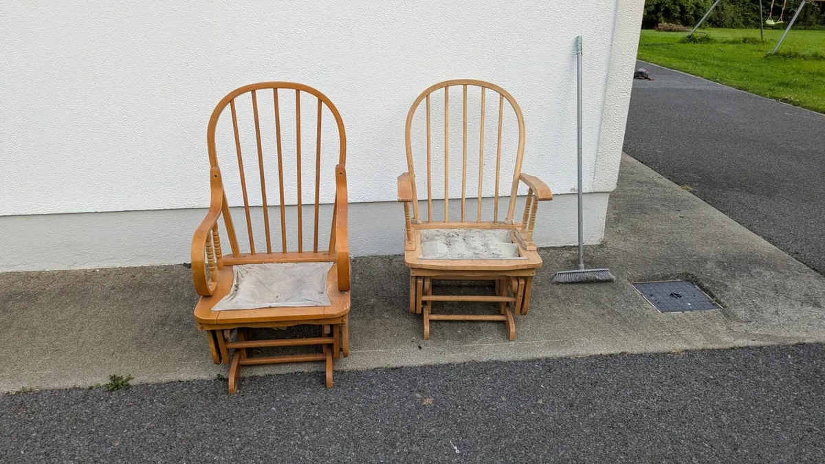 Rocking chairs - Image 1