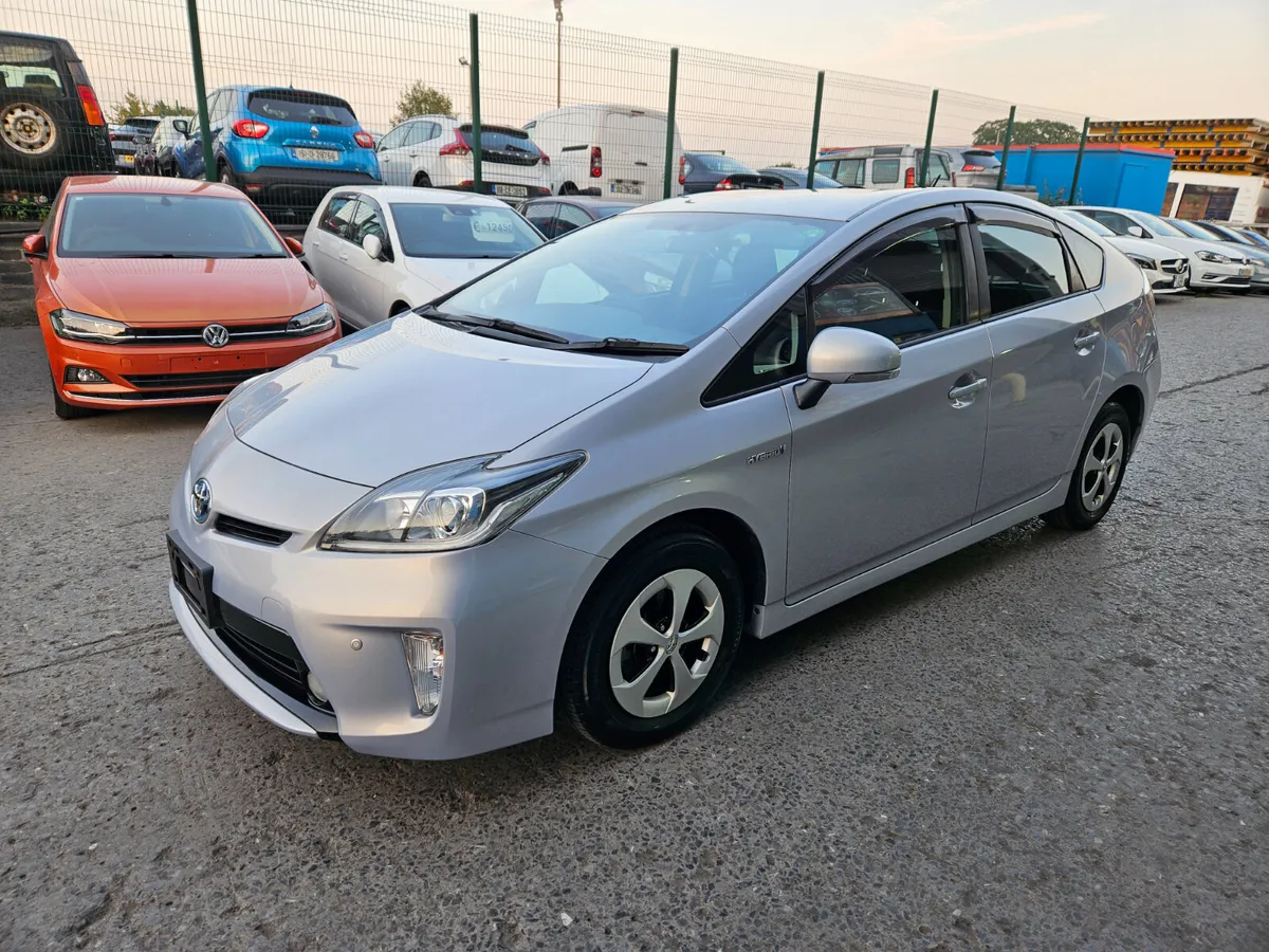 2014 Toyota Prius Hybrid Automatic - Image 3