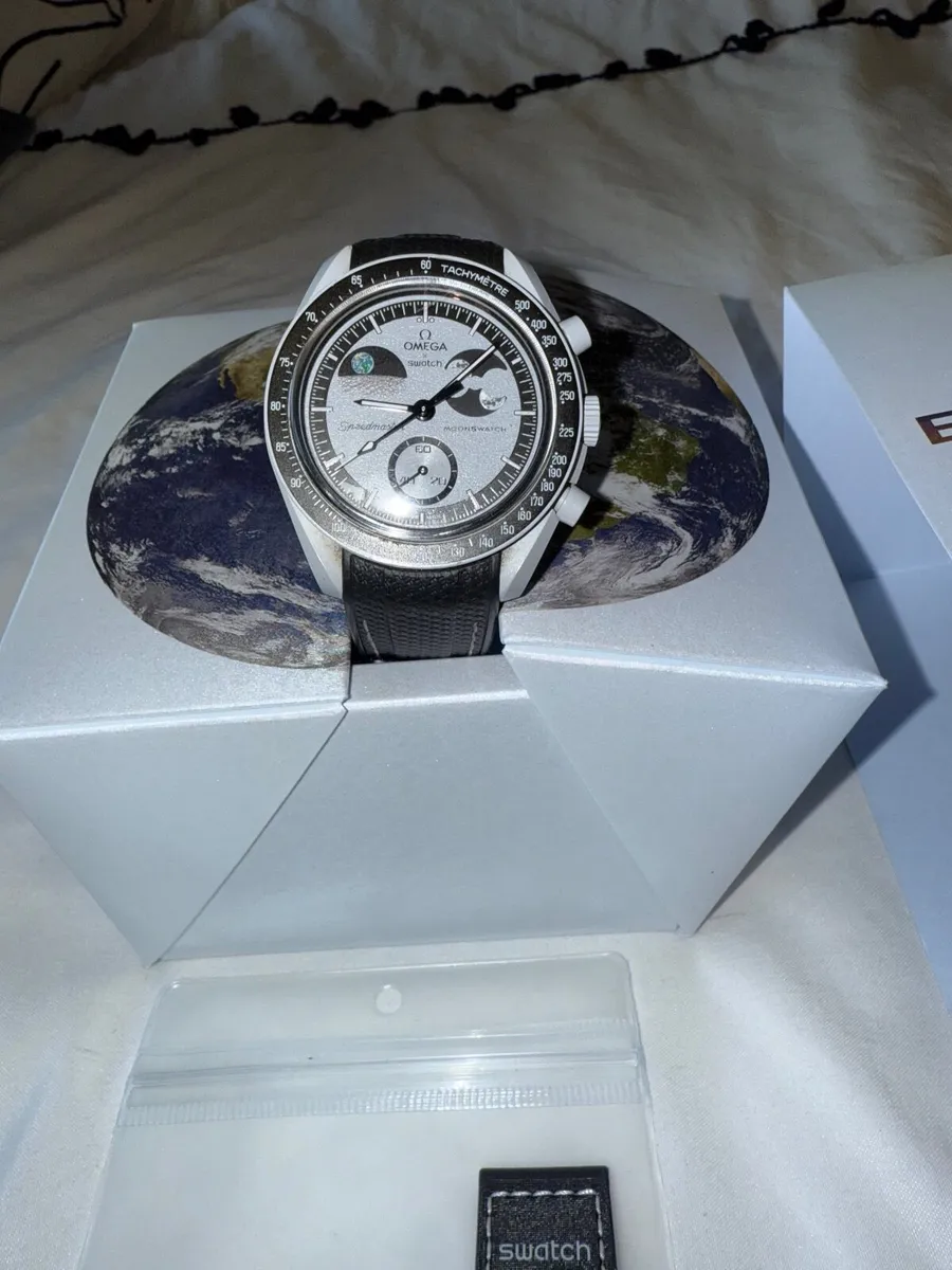 Omega Moonswatch - Mission to Earthphase 🌍 - Image 2