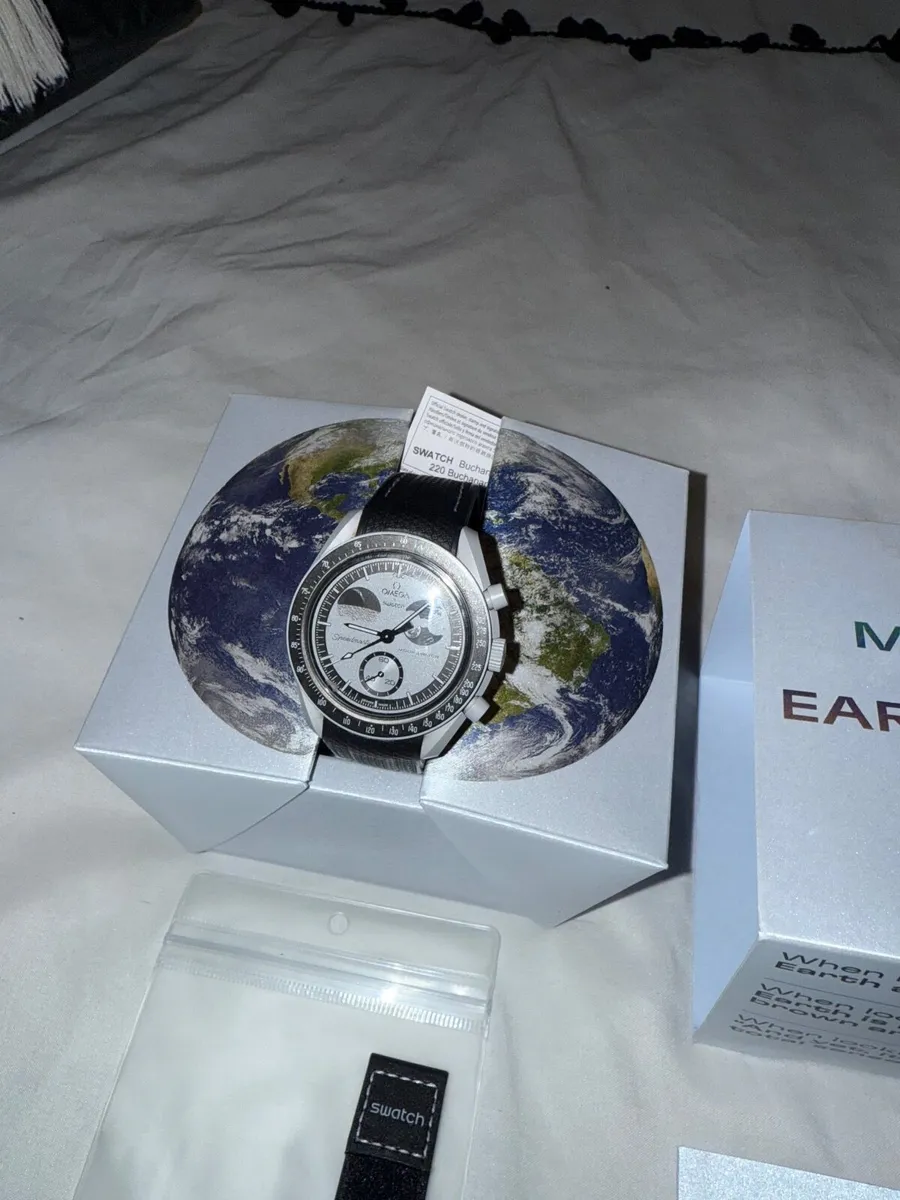 Omega Moonswatch - Mission to Earthphase 🌍 - Image 3