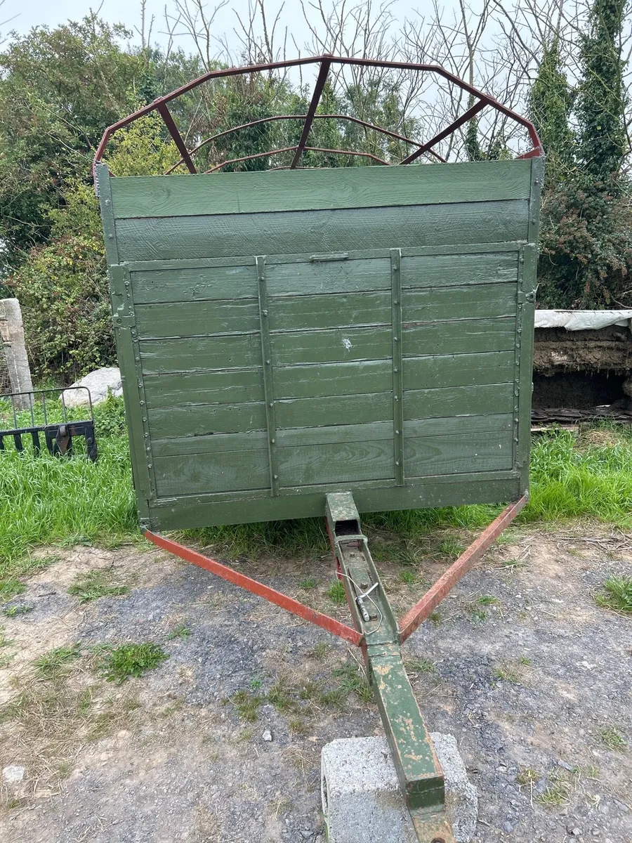Cattle box - Image 1