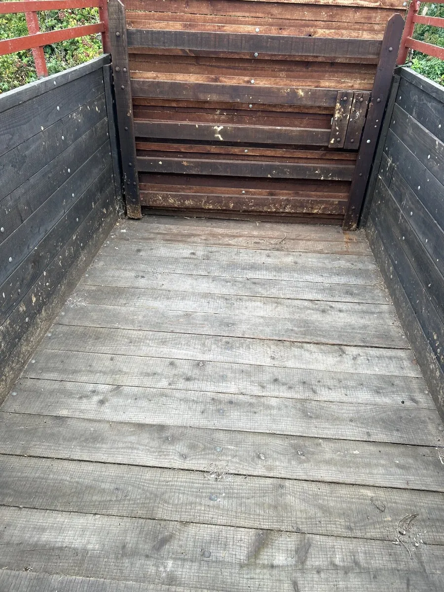 Cattle box - Image 4