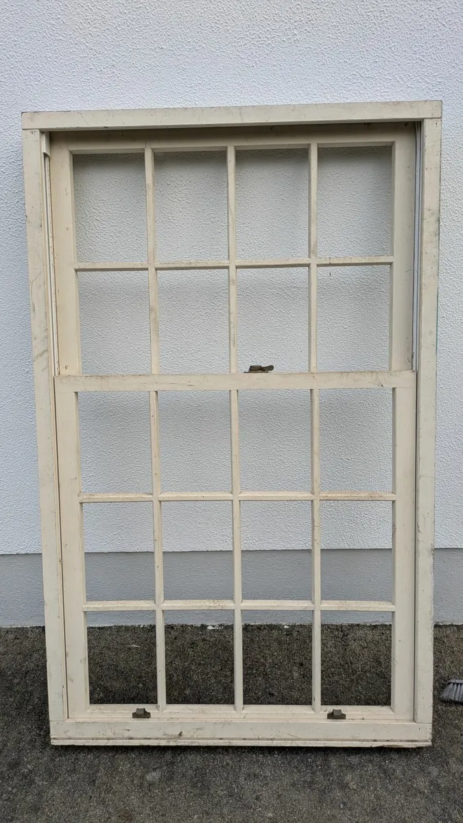 Wooden sash window