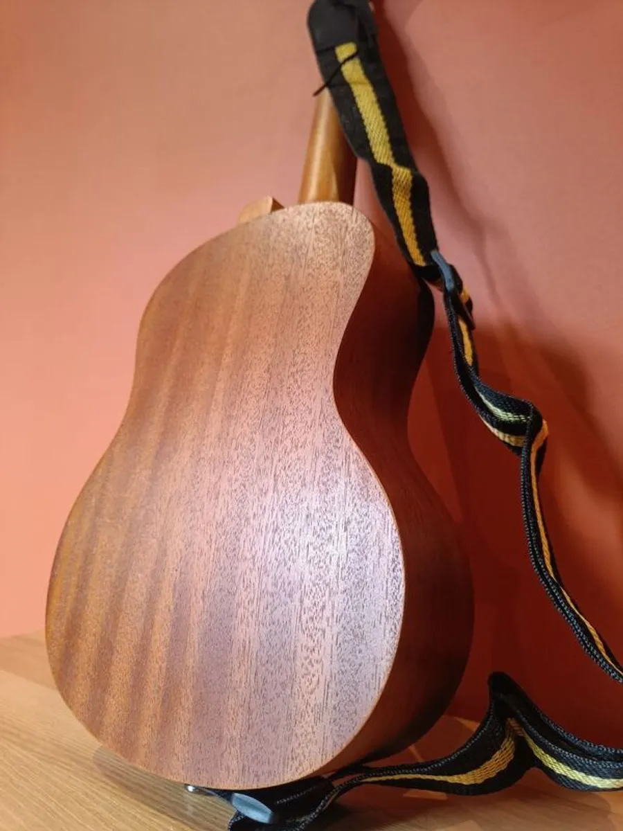 Ukulele Tenor + Bag + strap+ extra low G - all for 60e or full bundle for 80 quid - FREE POSTAGE - Image 4