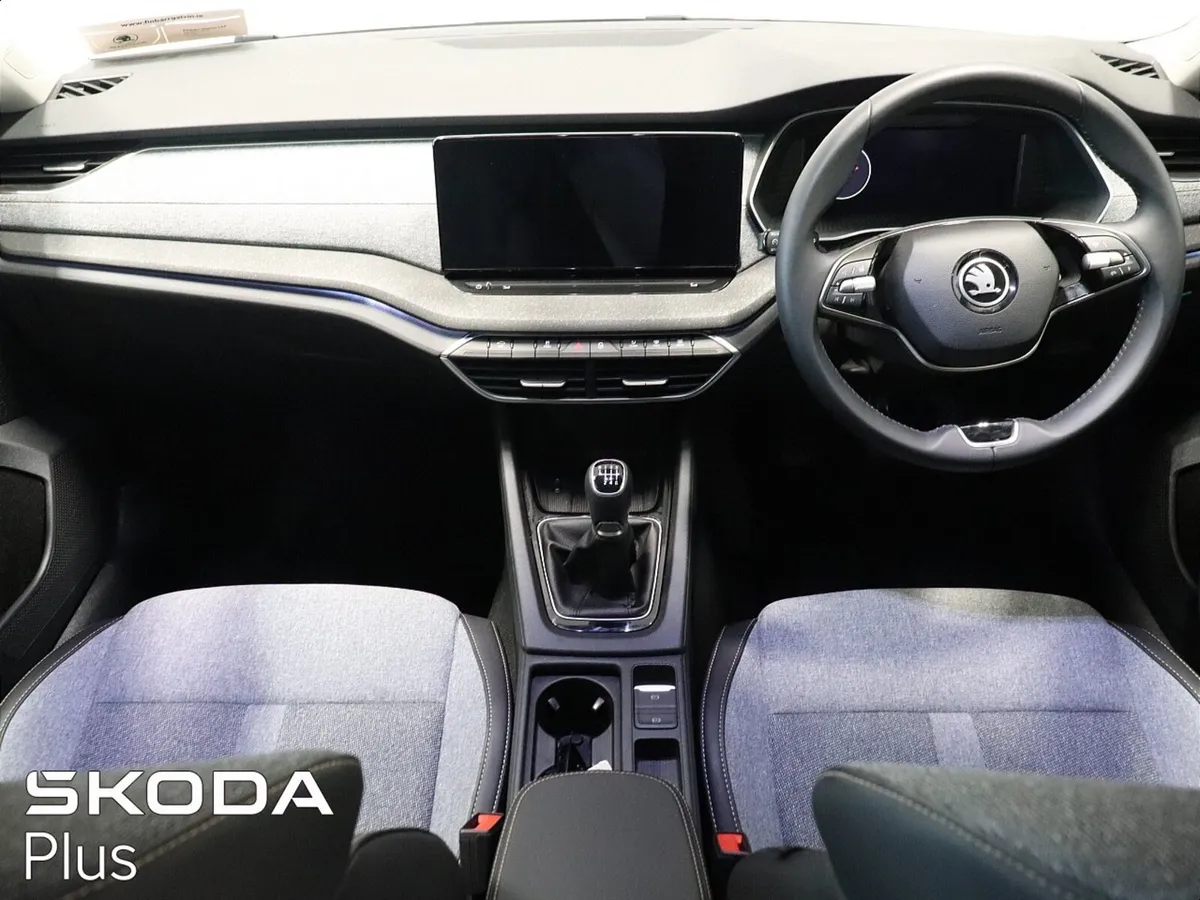 Skoda Octavia 2.0 TDI SELECTION PLUS COMBI - Image 2