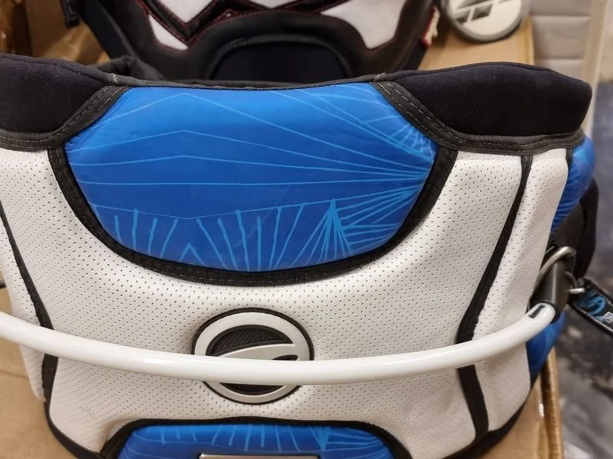 New  Kitesurfing Harness - Image 2