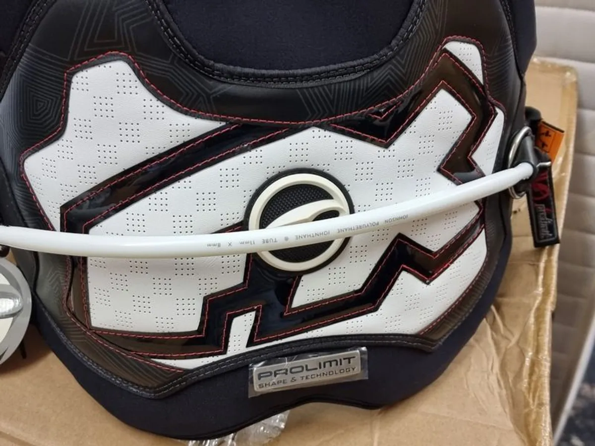 New  Kitesurfing Harness - Image 3