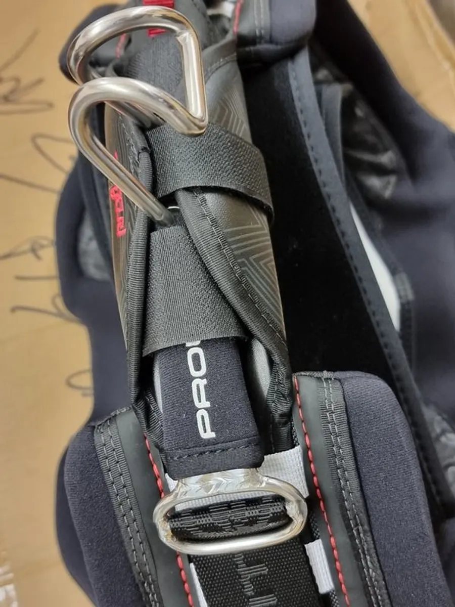 New  Kitesurfing Harness - Image 4