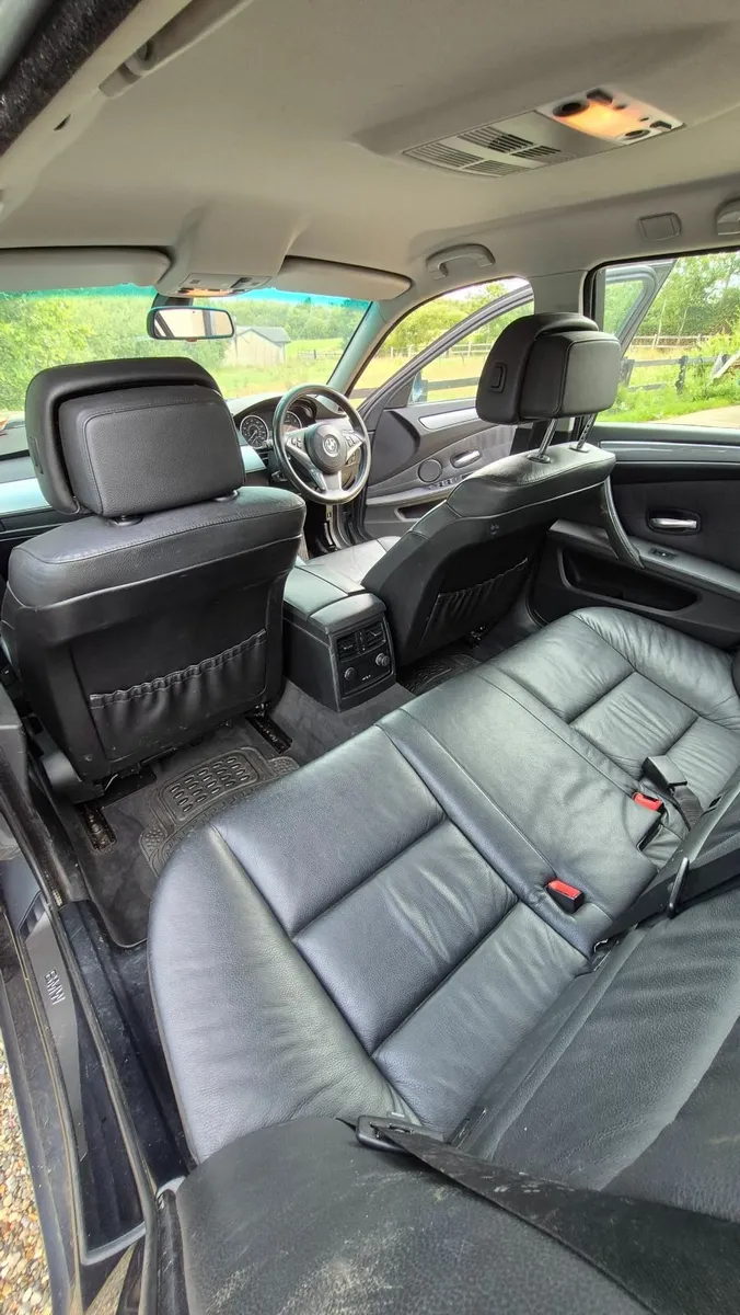 BMW 5-Series 2008 - Image 2