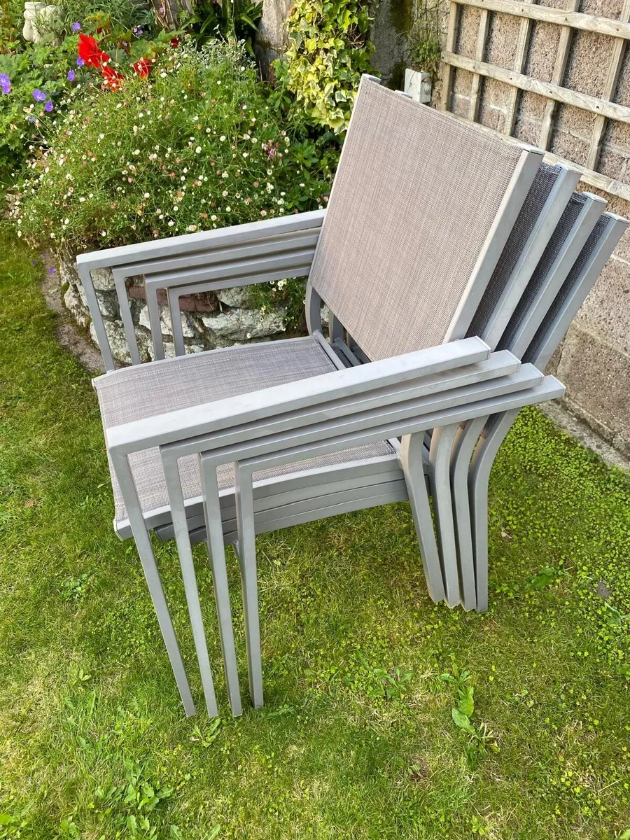 Garden table and chairs - Image 2