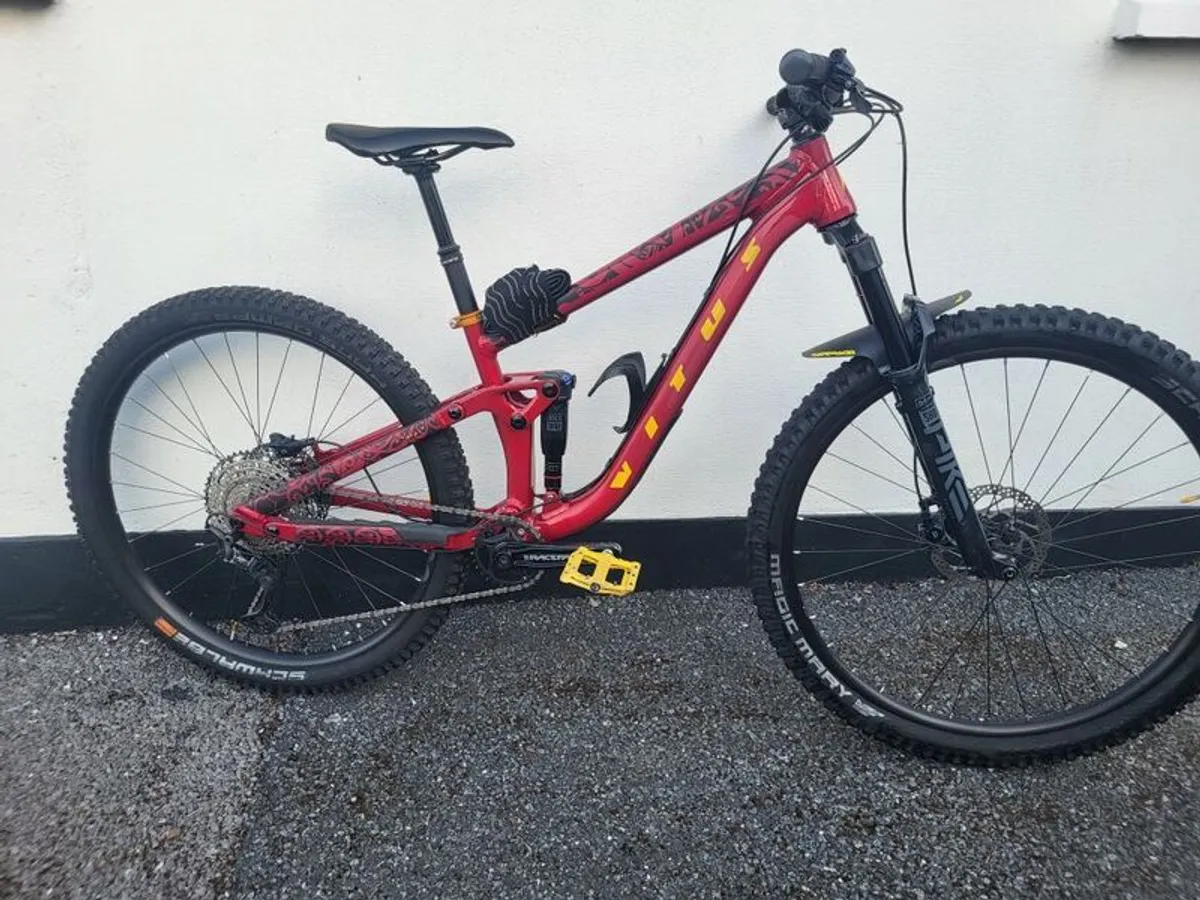 Vitus Mythique Amp 29er 2023 Size Small - Image 1