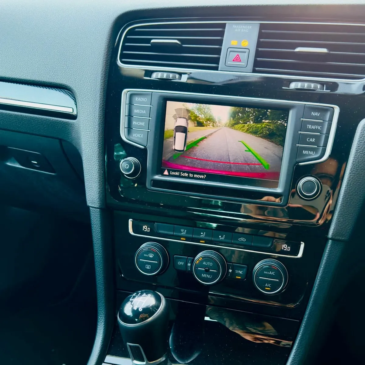 Volkswagen Golf 2016 Highline - Irish Car - Image 4