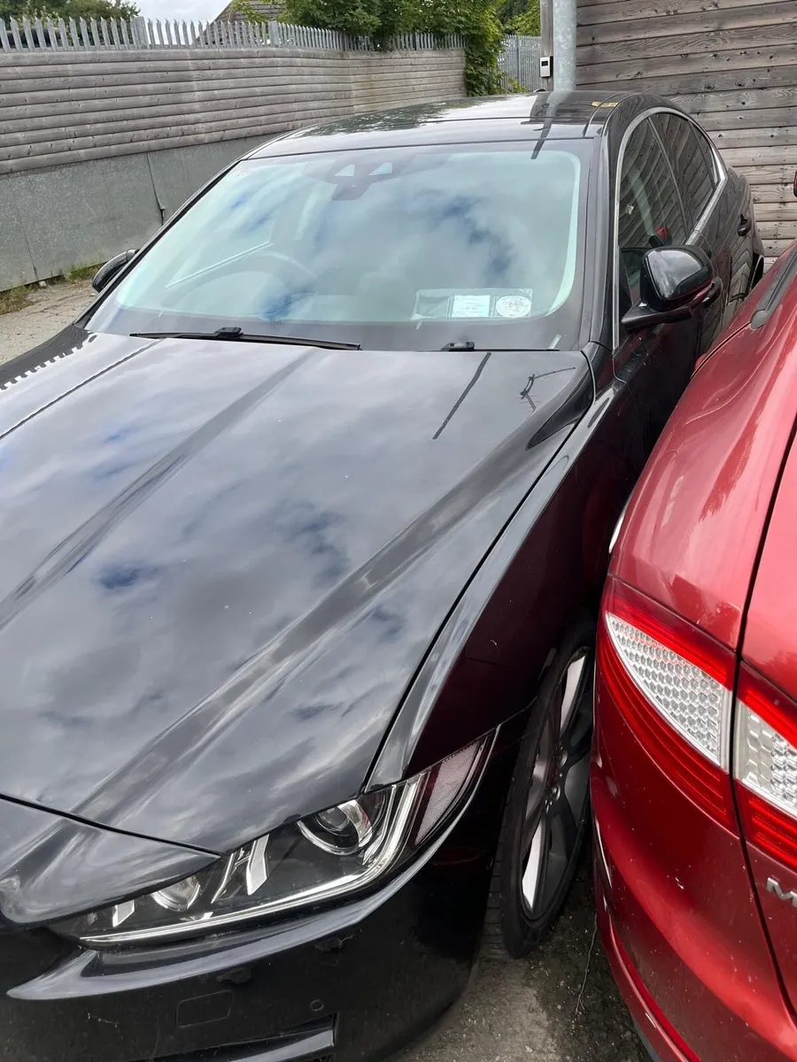 2017 Jaguar XE Portfolio 2.0 Auto - Image 4